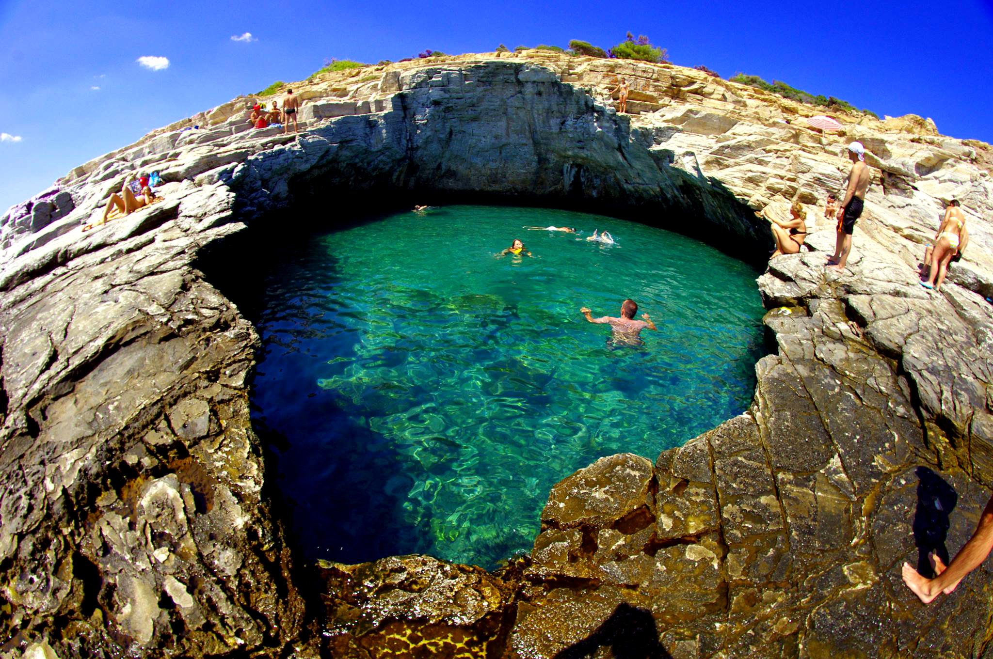 Природный бассейн "Лагуна Гиола", остров Тассос
