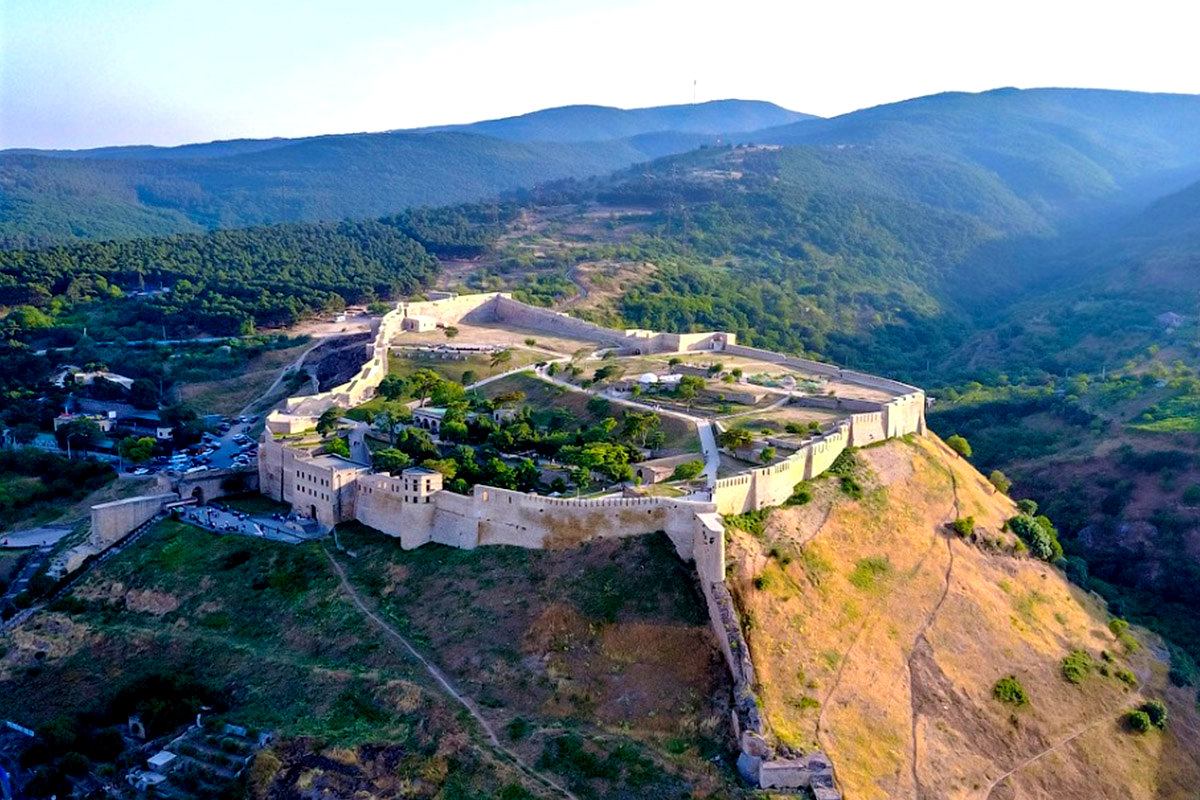 Крепость Нарын-кала