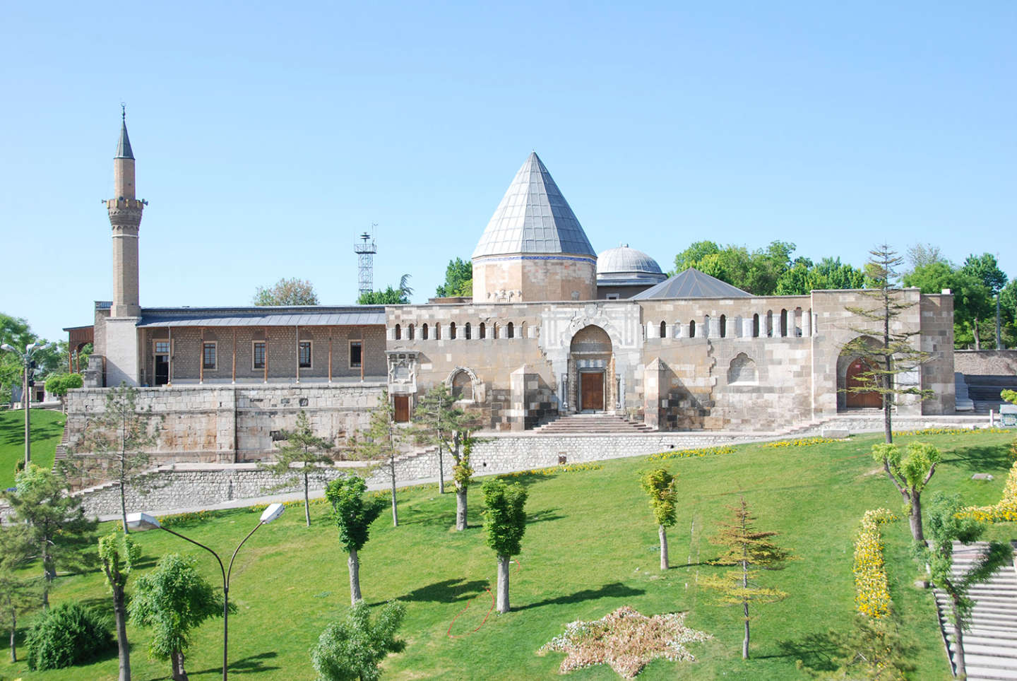 Самая старая мечеть в Анкаре, мечеть Алладина