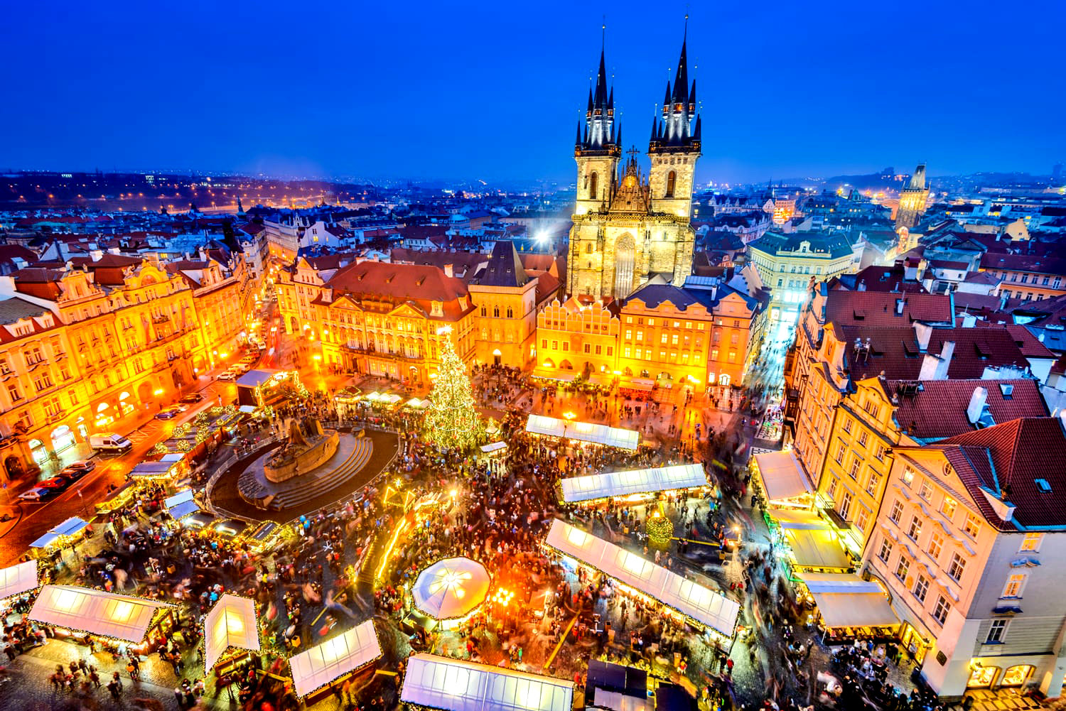 Рождественский базар на Староместской площади в Праге
