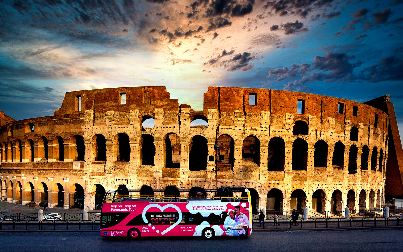 Один из способов добраться до Колизея, это сесть на автобус
