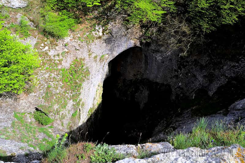 Пещера "Бездонный колодец"