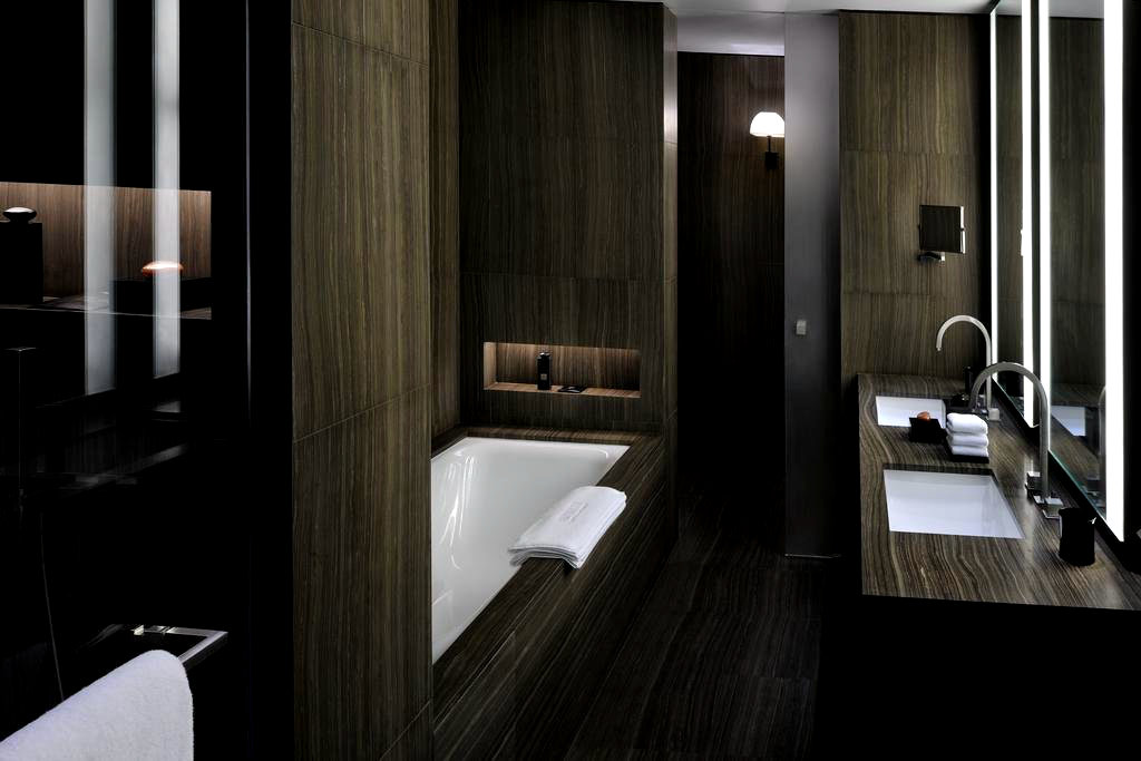 Ванные комнаты выдержаны в стиле минимализм