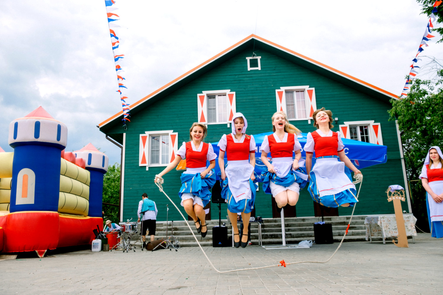 Жители Переславль-Залесского празднуют День России