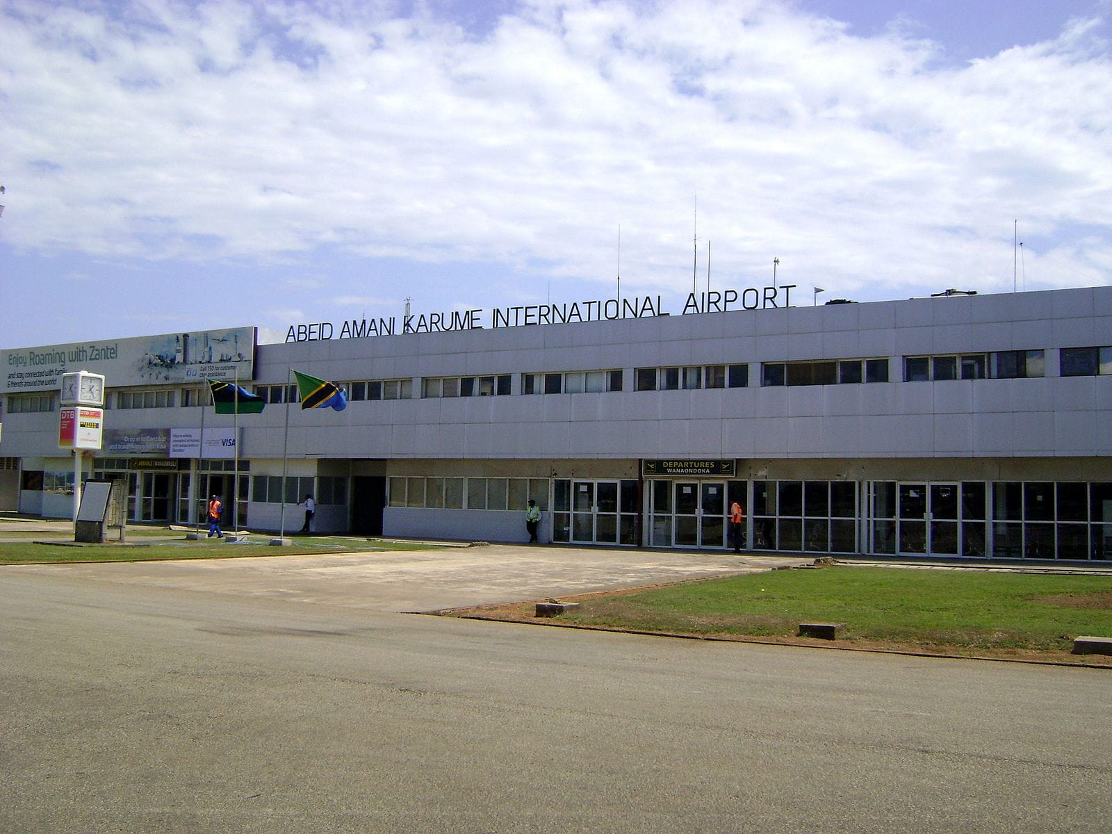 Международный аэропорт имени Абейда Амани Каруме
