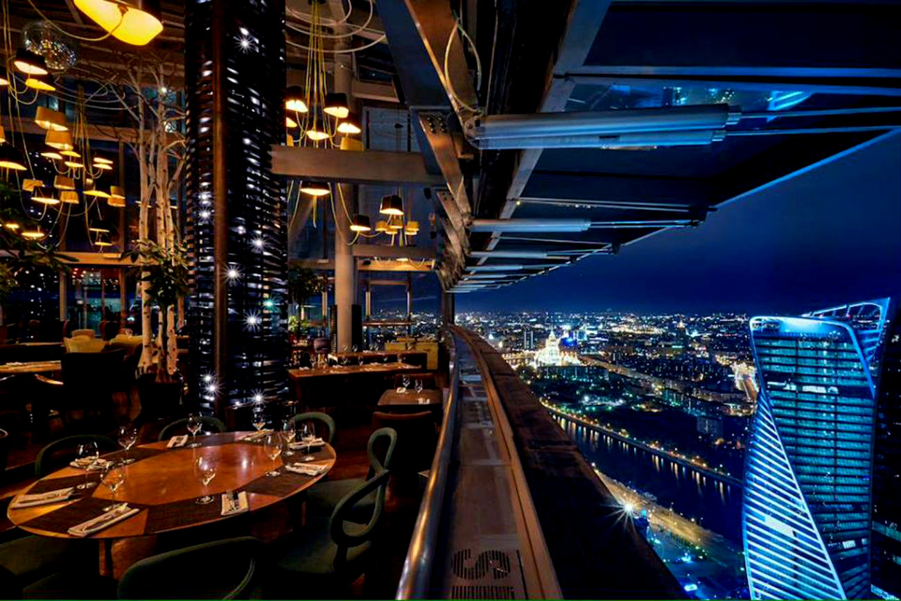Ресторан с панорамным видом на Москву