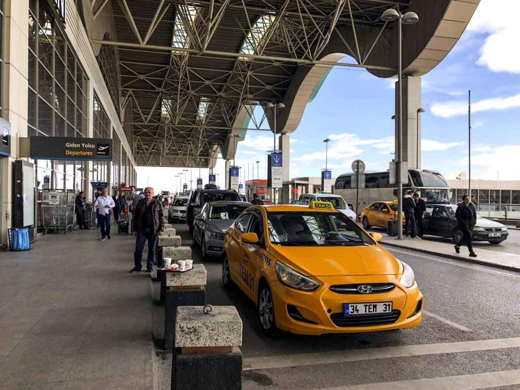 Такси в аэропорту Стамбула