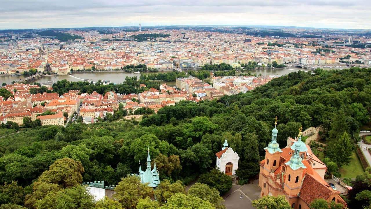 Вид на город с холма Петршин, Прага, Чехия