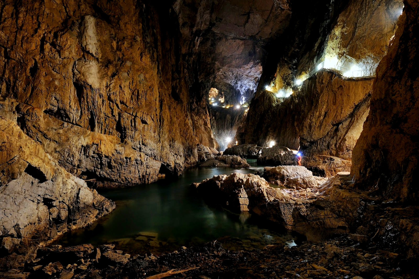 Пещера Шкоцьян, Словения