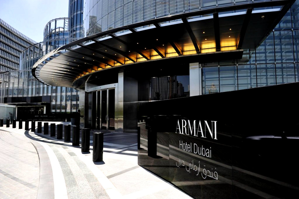 Главный вход отеля Armani Дубай