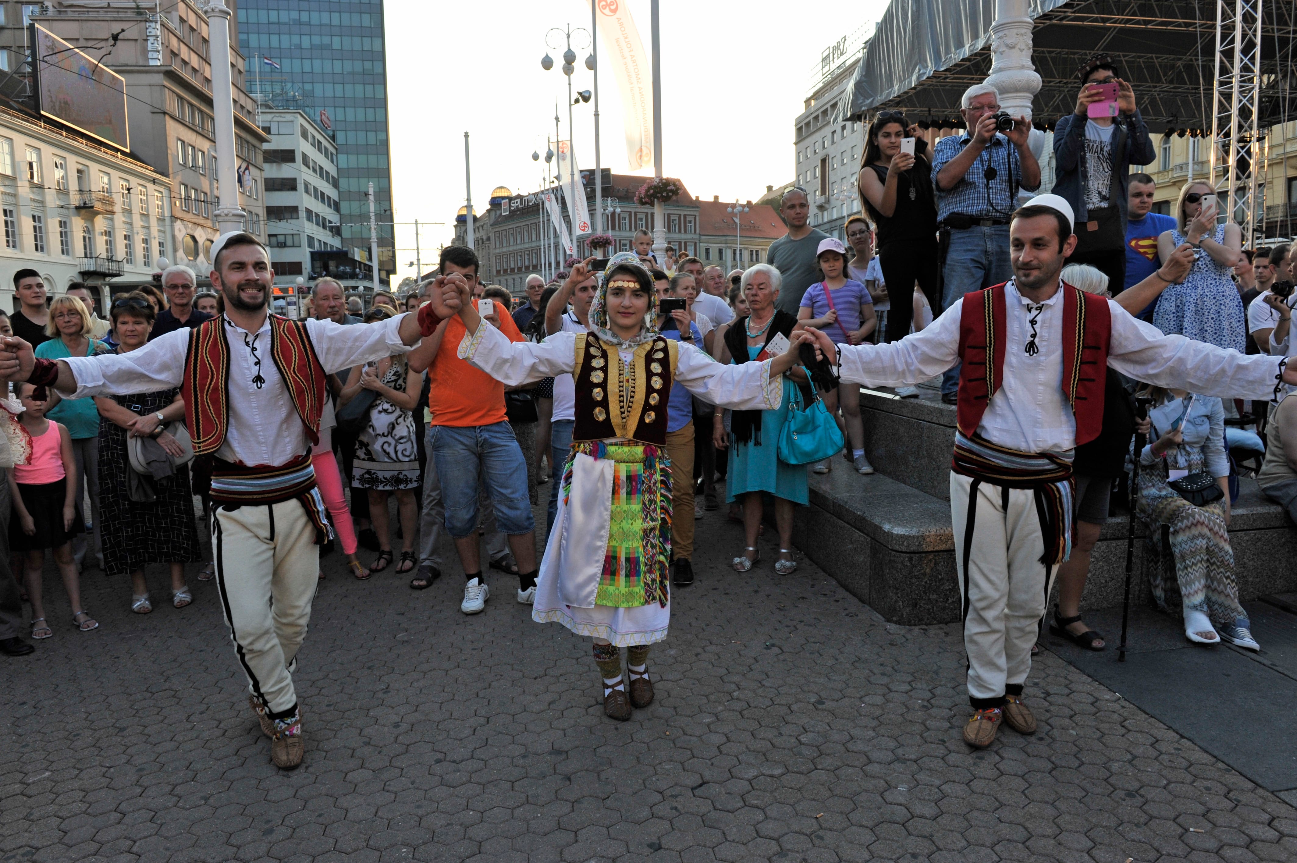 У албанцев есть древняя традиция гостеприимства, называемая «беса», которая продолжается и по сей день