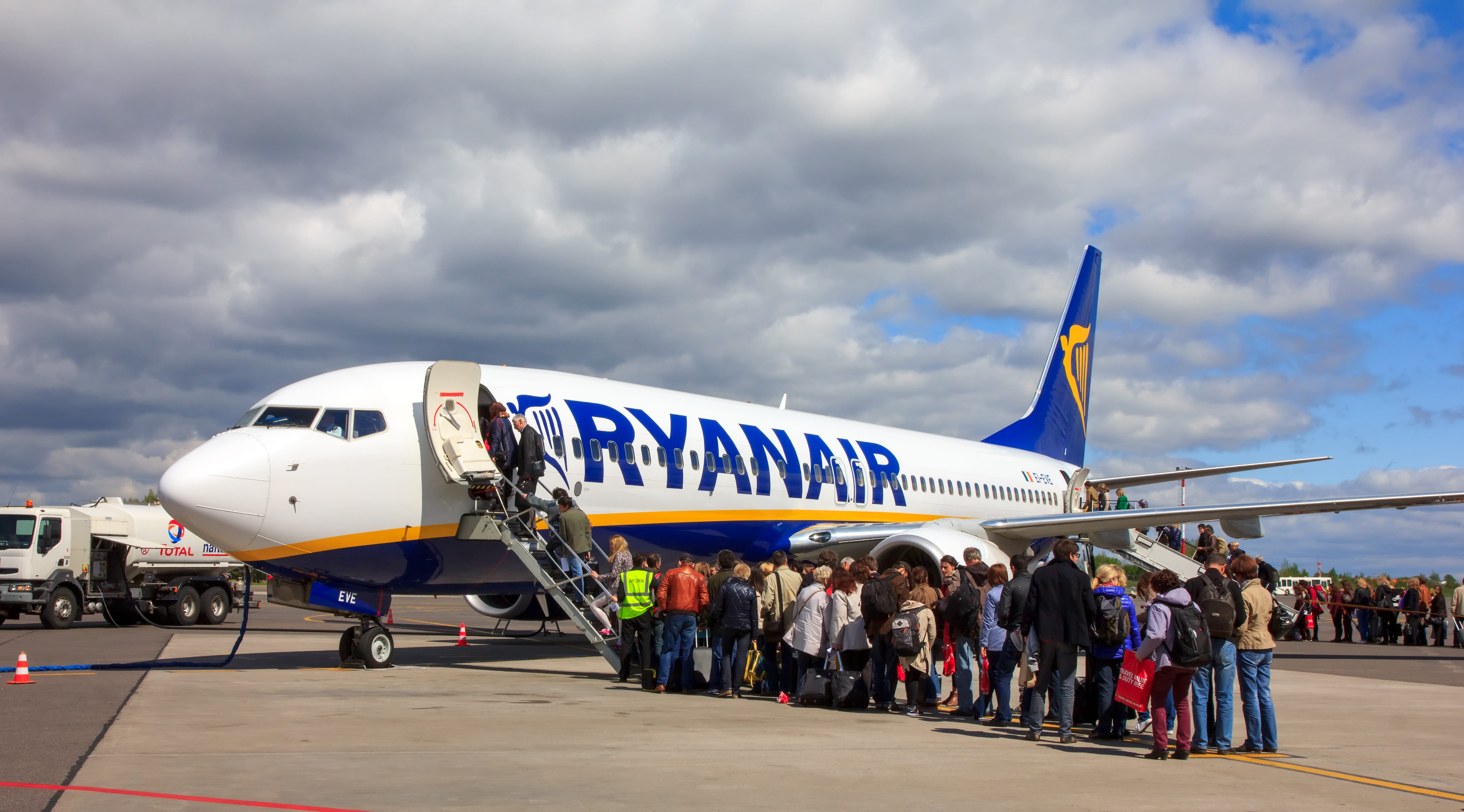 Авиакомпания Ryanair, выполняет внутренние рейсы