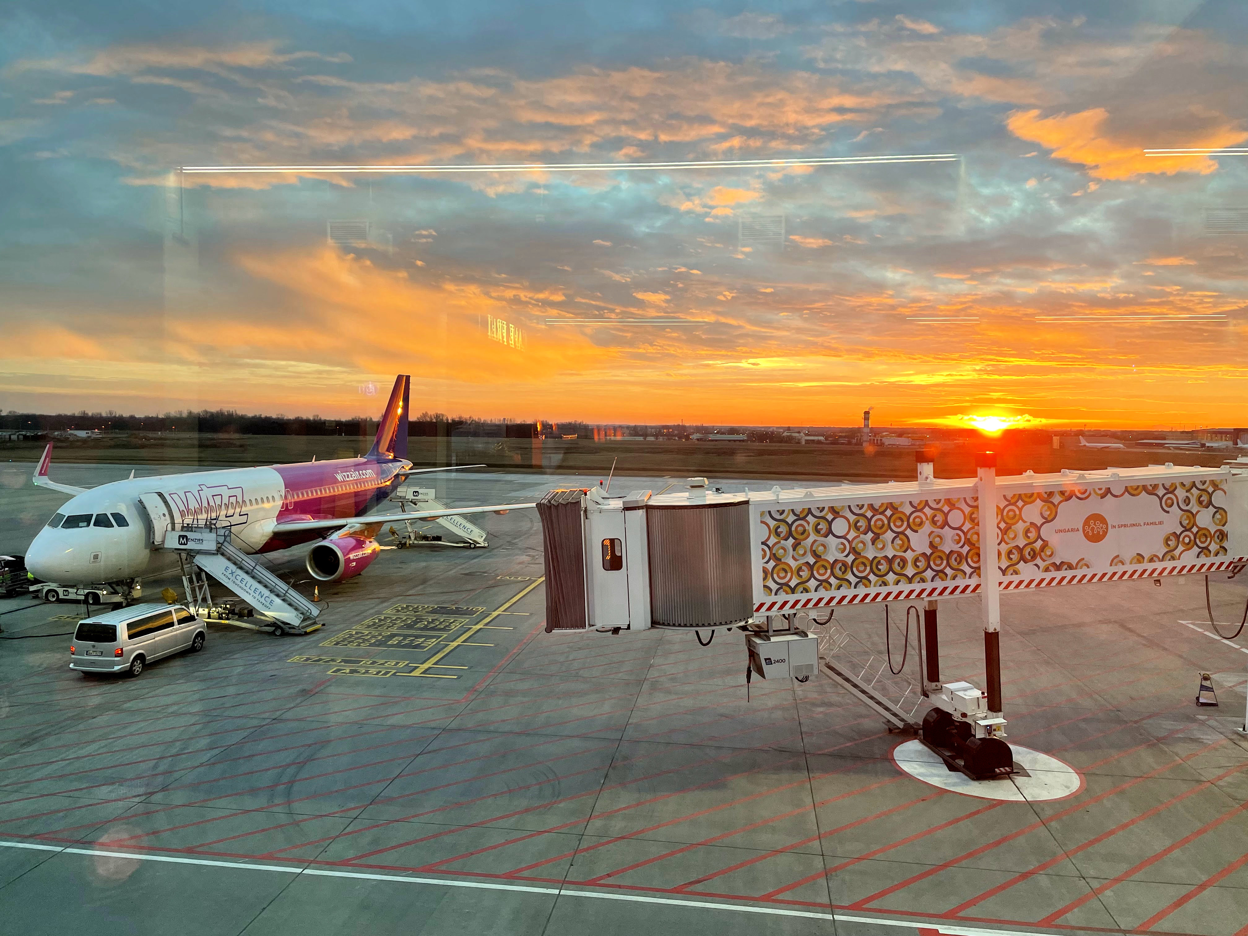 Самолёт авиакомпании Wizz Air в аэропорту имени Ференца Листа