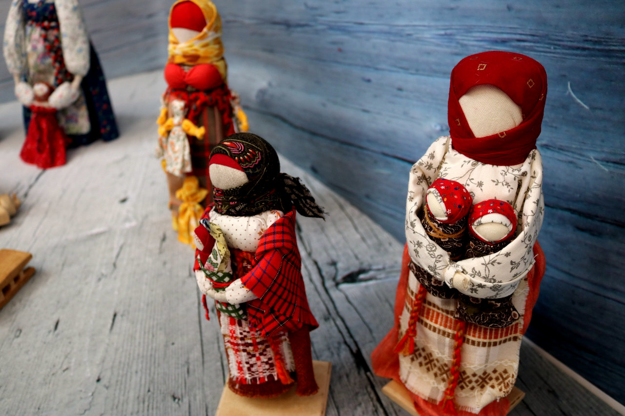 Традиционные куколки из ткани