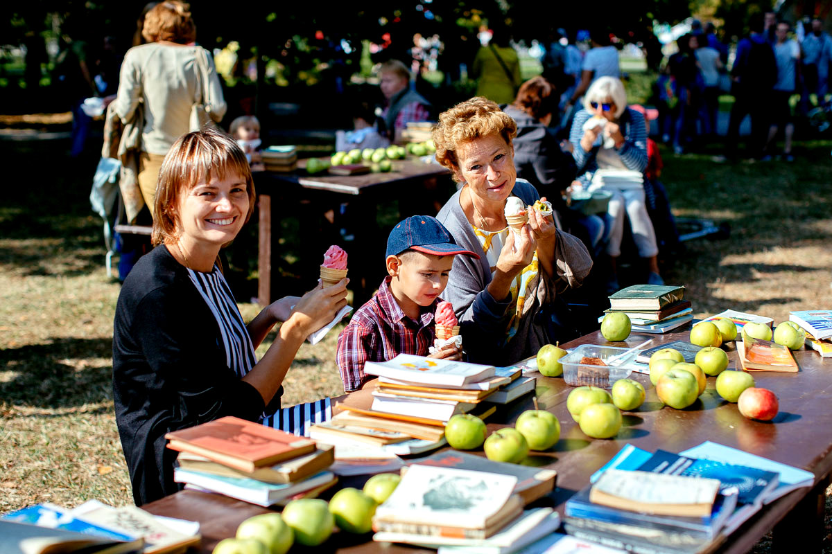 Традиционный Международный яблочно-книжный фестиваль «Антоновские яблоки»