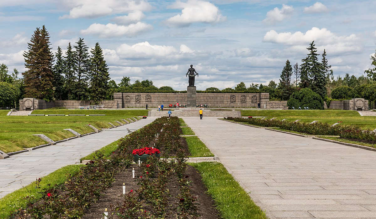 Пискаревское мемориальное кладбище, Санкт-Петербург, Россия