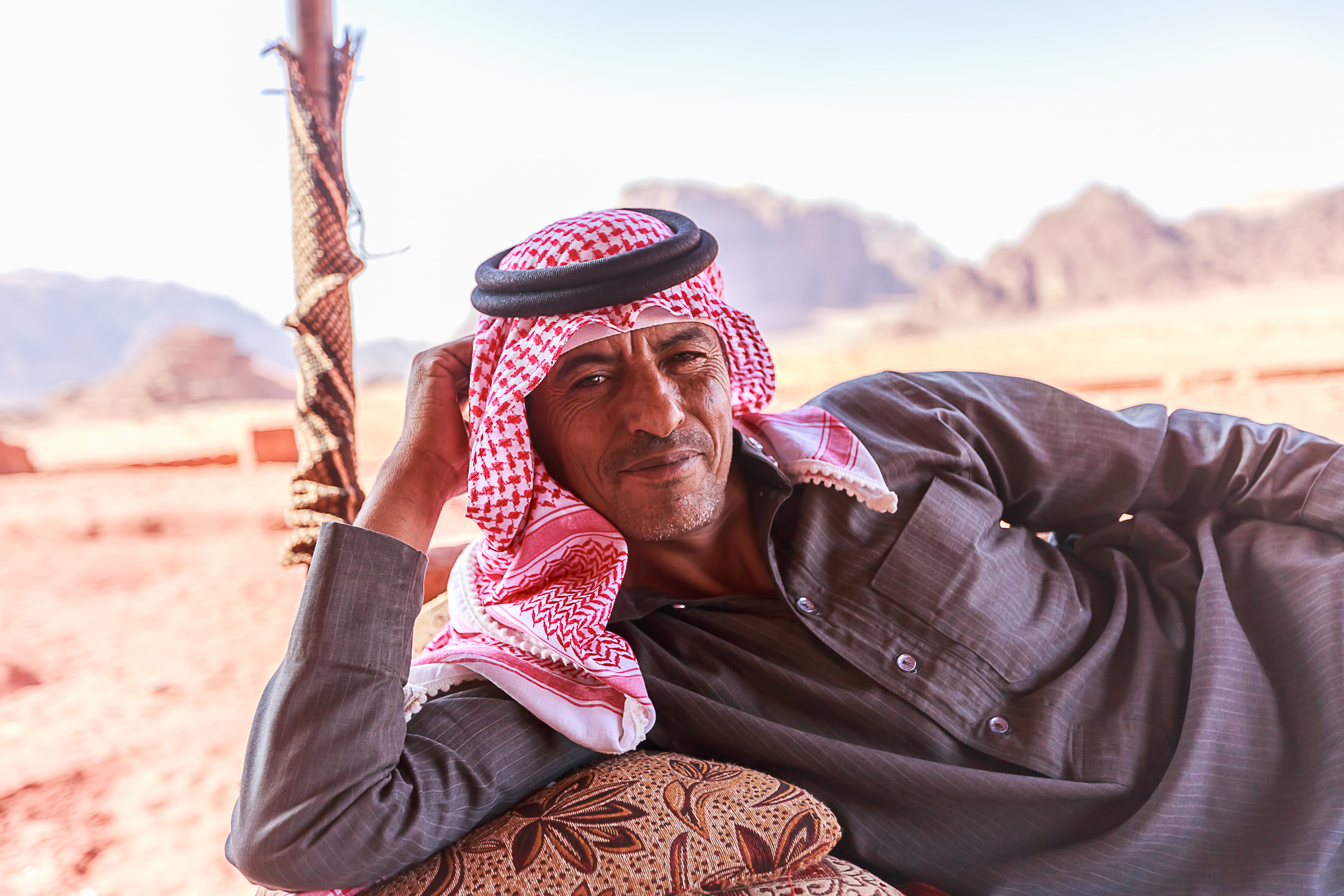 Бедуин в пустыне Вади Рам
