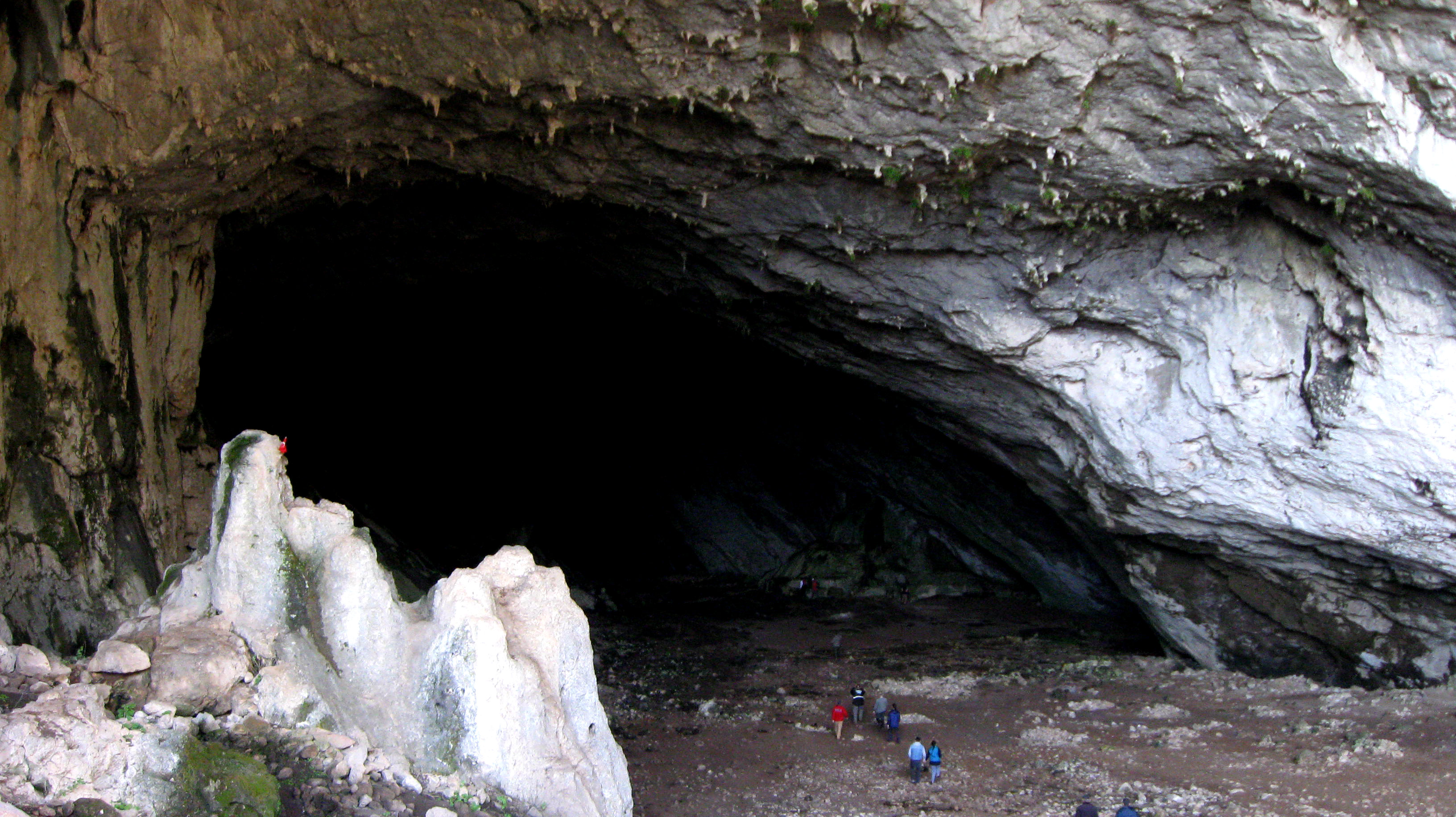 Вход в пещеру Кокаин