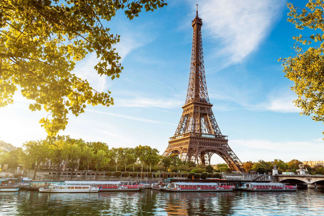 Вид на Эйфелеву башню, Париж, Франция