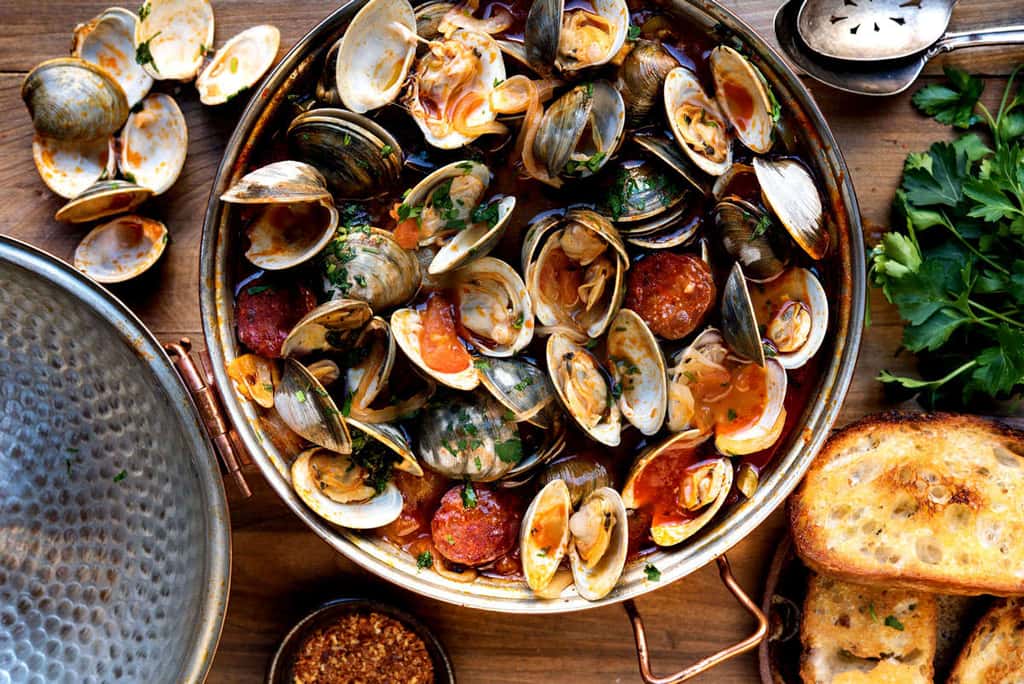 Изобилие блюд из морепродуктов, не может не радовать🍤