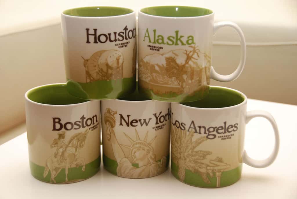 Сувениры из США в виде кружек из Starbucks