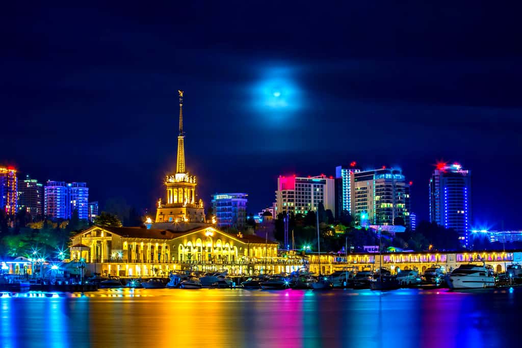 Вид на Морской порт Сочи, Россия