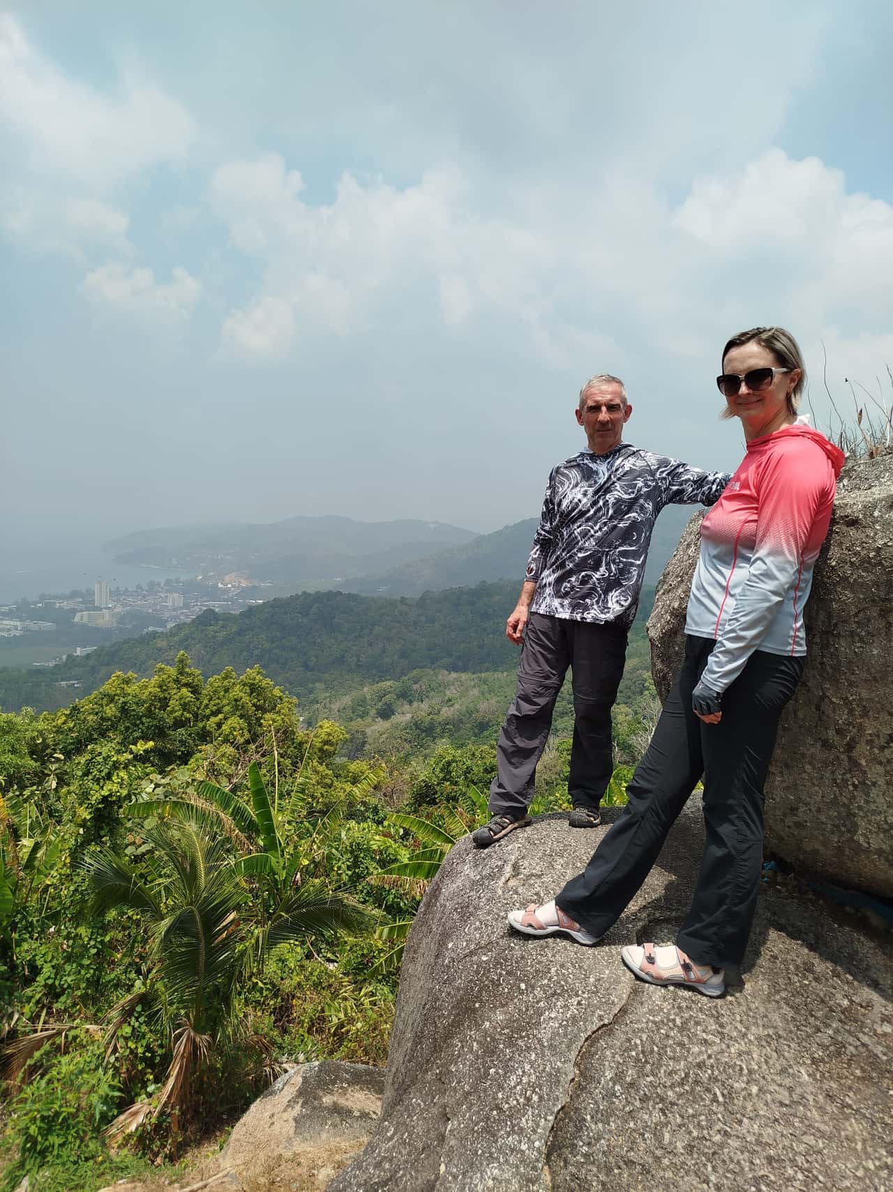 Все прошло отлично. С нами были Кирилл и Светлана. Поездка прошла в дружеской атмосфере, ребята показали