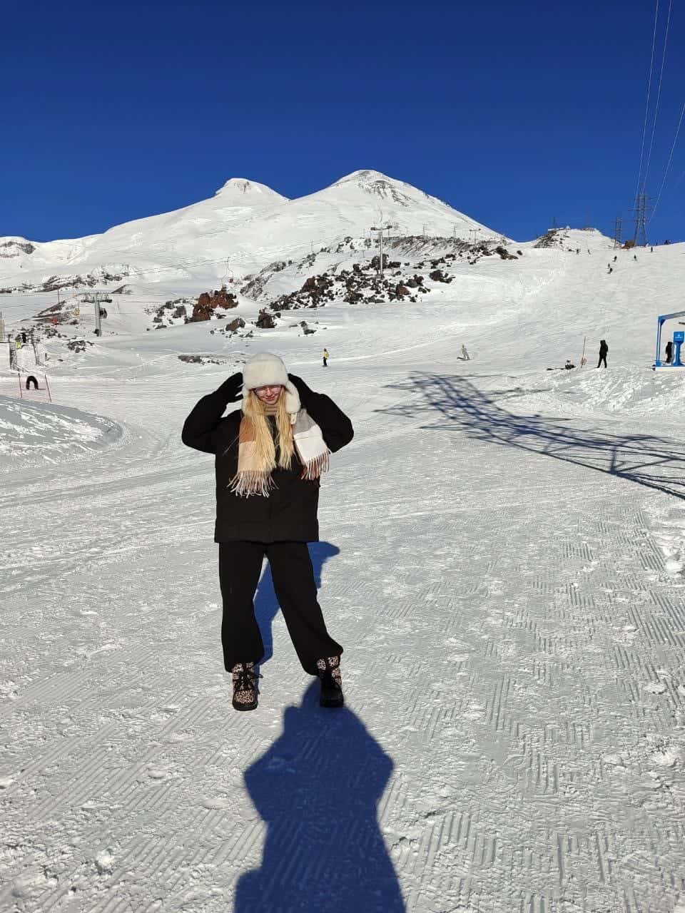 Поездка понравилась. Всё прошло организованно, спокойно. Александр замечательный водитель и гид. Не смотря на то, что