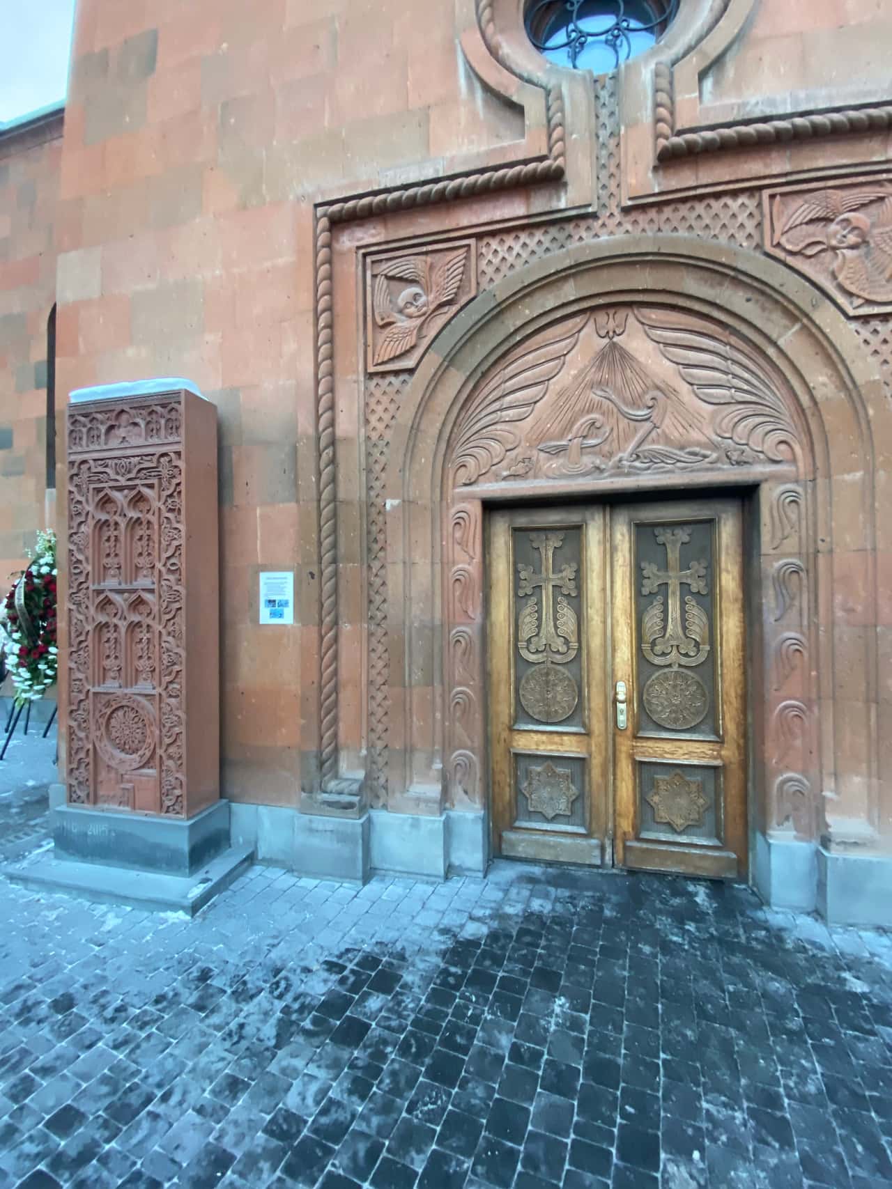 Оформляли с мамой индивидуальный тур из Дилижана в Ереван. Маршрут был полностью подстроен под наши пожелания.