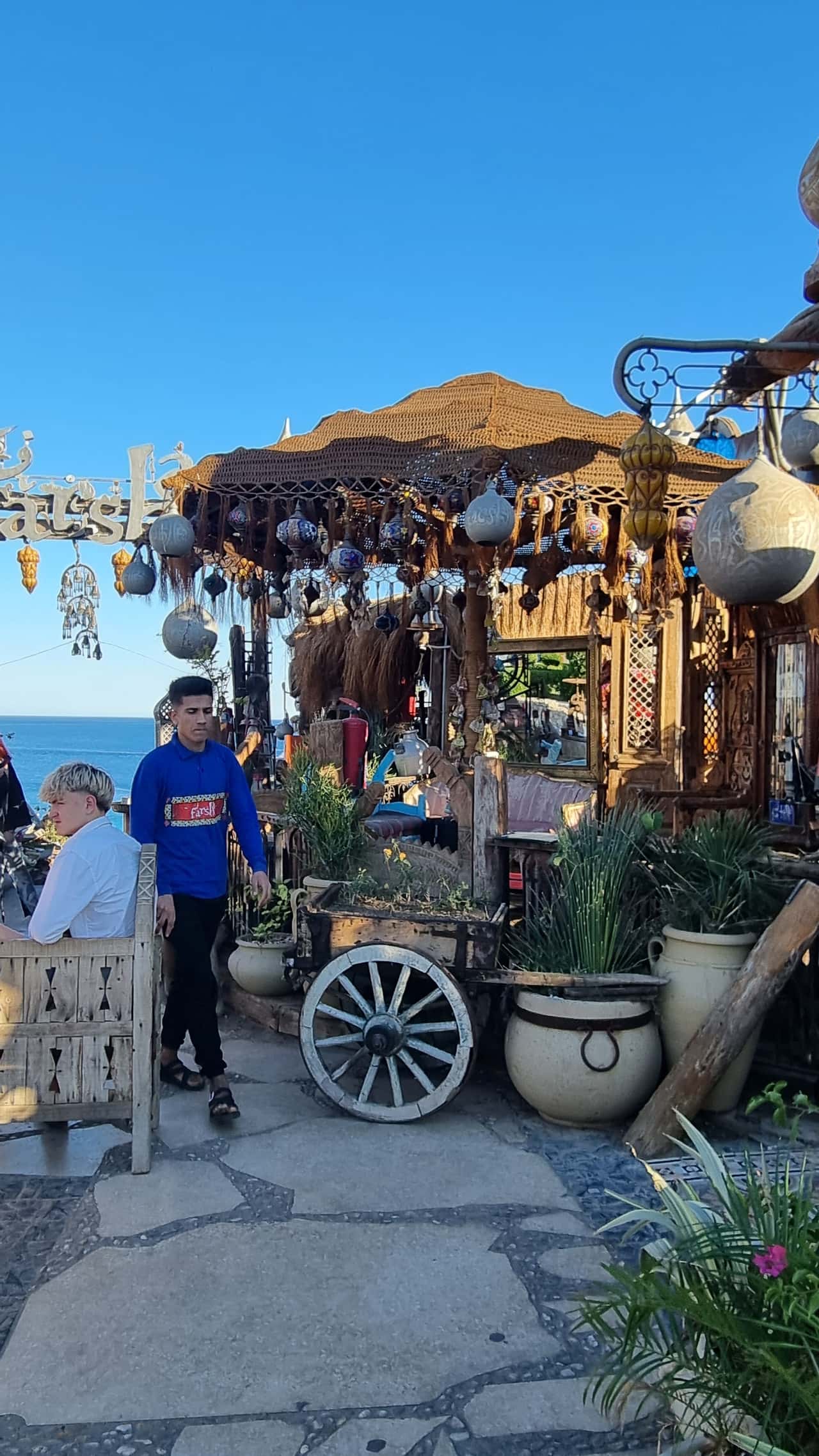 Было очень интересно, можно побольше информации о стране и городе и поменьше времени на посещение торговых рядов.