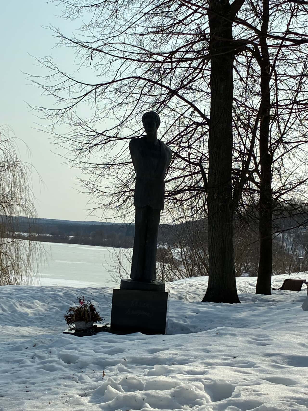 Неизгладимые впечатления произвела Таруса. Благодаря гиду Юлии, за 4 часа мы познакомились с основными достопримечательностями. Хочется
