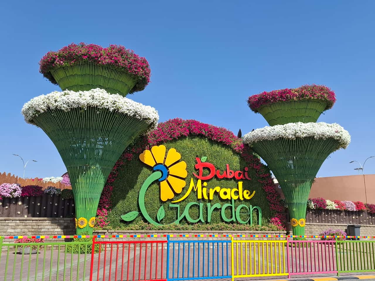 Очень интересная экскурсия, которую провел замечательный год Дамир. Он интересно, подробно рассказывал о каждом объекте, который