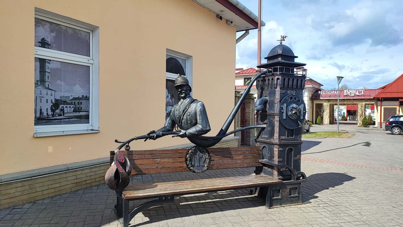 Спасибо за увлекательный рассказ. Динамично и много интересных фактов. 