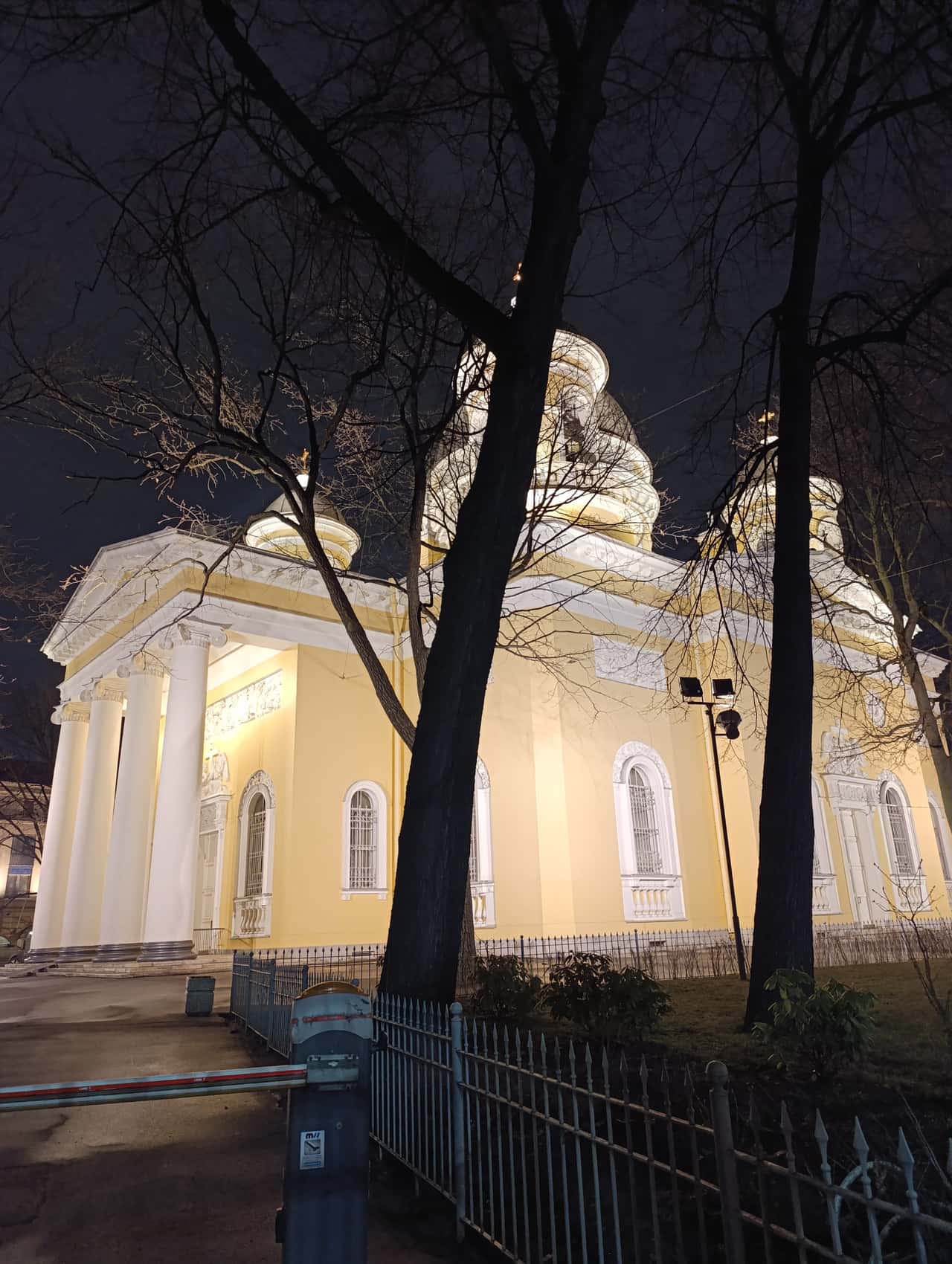 Всё прошло на одном дыхании. Экскурсовод превратил нашу экскурсию в познавательную историю тех далеких событий Петербурга.