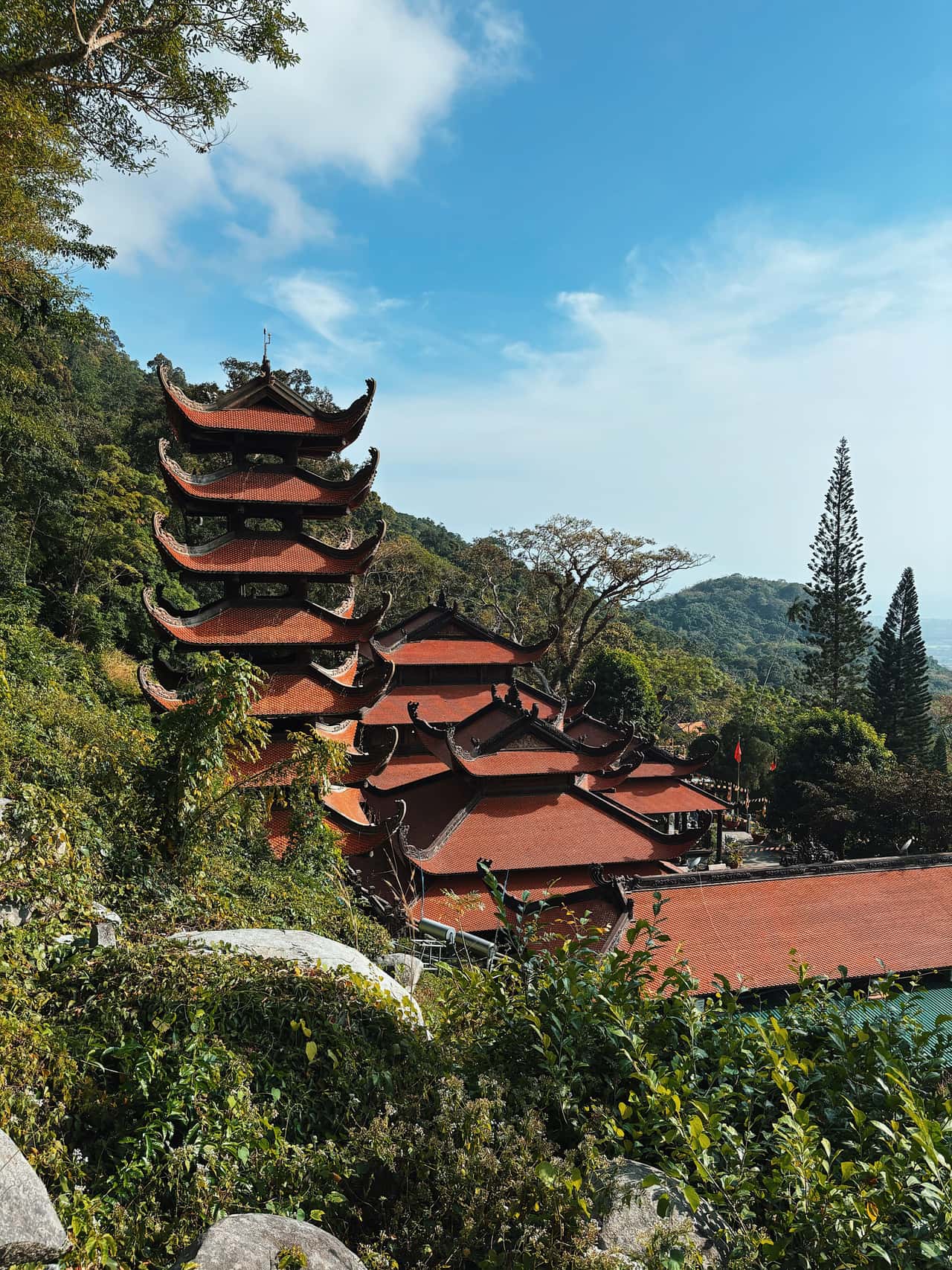 Очень понравилась экскурсия. Безумно красивая природа и локация. Элла очень интересно рассказывает, прям погружает в культуру.