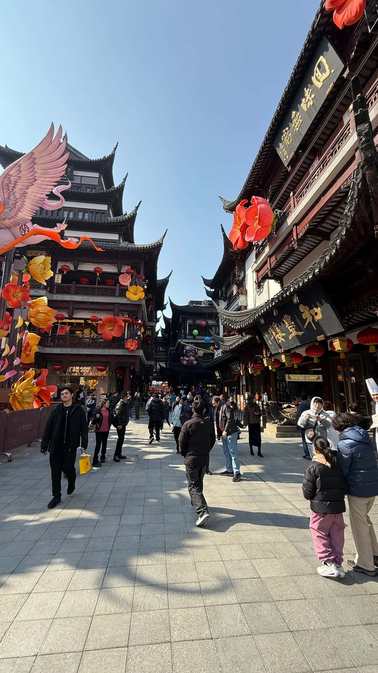 Отличная экскурсия! очень интересно :старый город, сад счастья ,новый город , финансовый центр , набережная ,французский