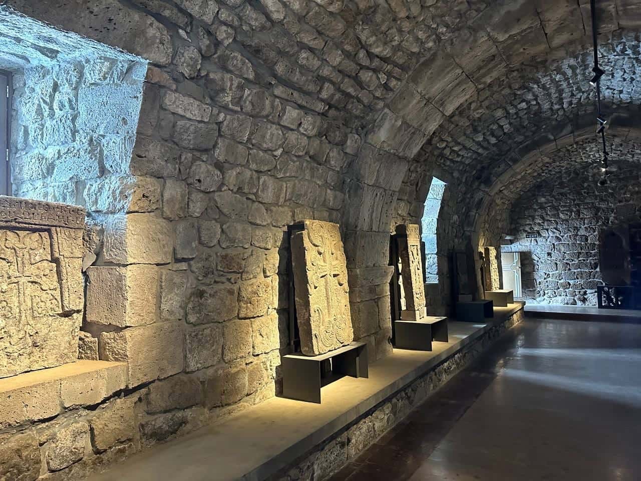 Спасибо замечательной команде в лице гида Асмик Карапетян и водителя Рубена, которые сделали наш день, удивили