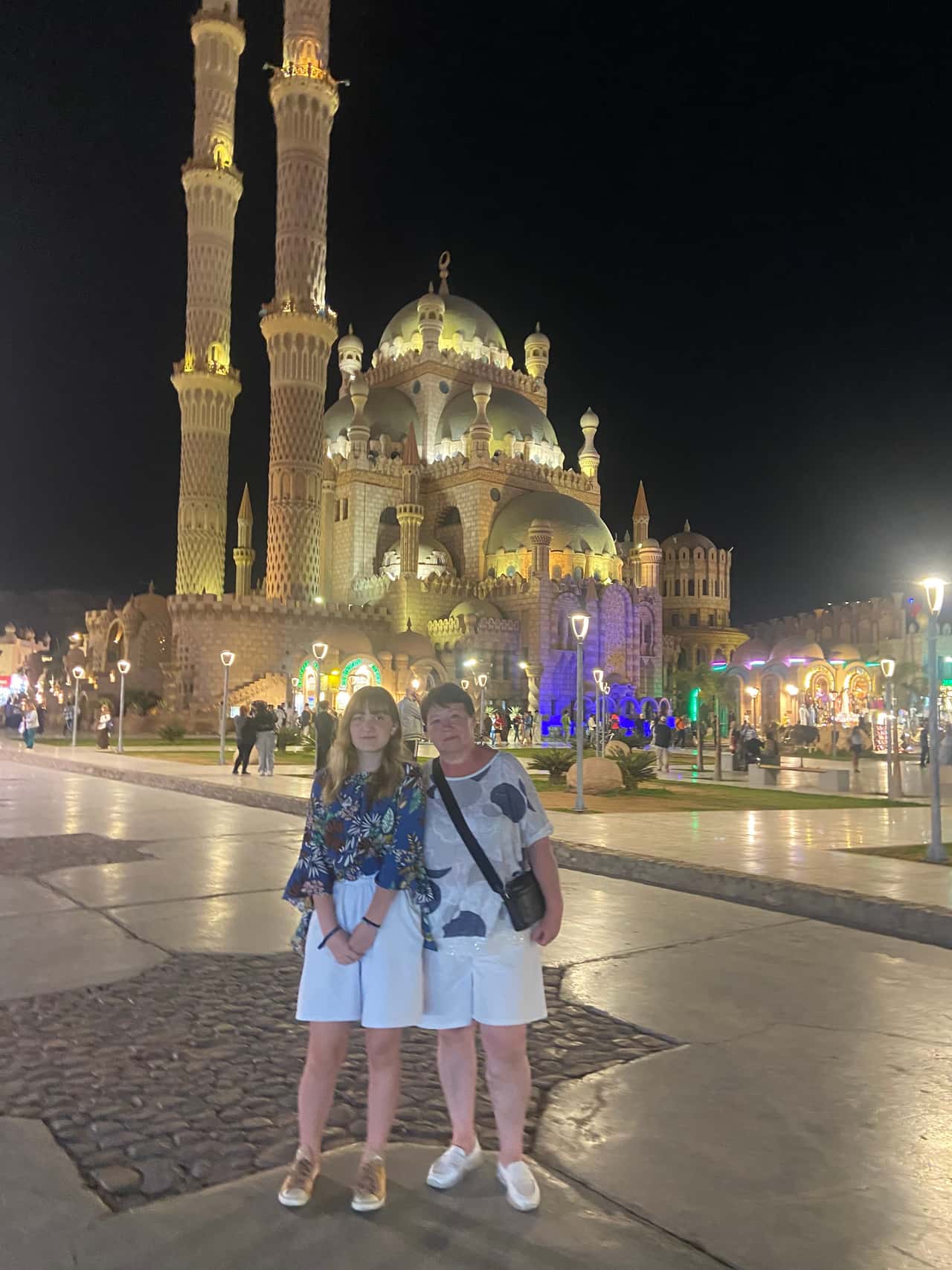 Добрый вечер!!!Сегодня побывали с внучкой на экскурсии!Сказать,что прошла экскурсия хорошо-значит ничего не сказать!!!Было просто-отлично!И если бы