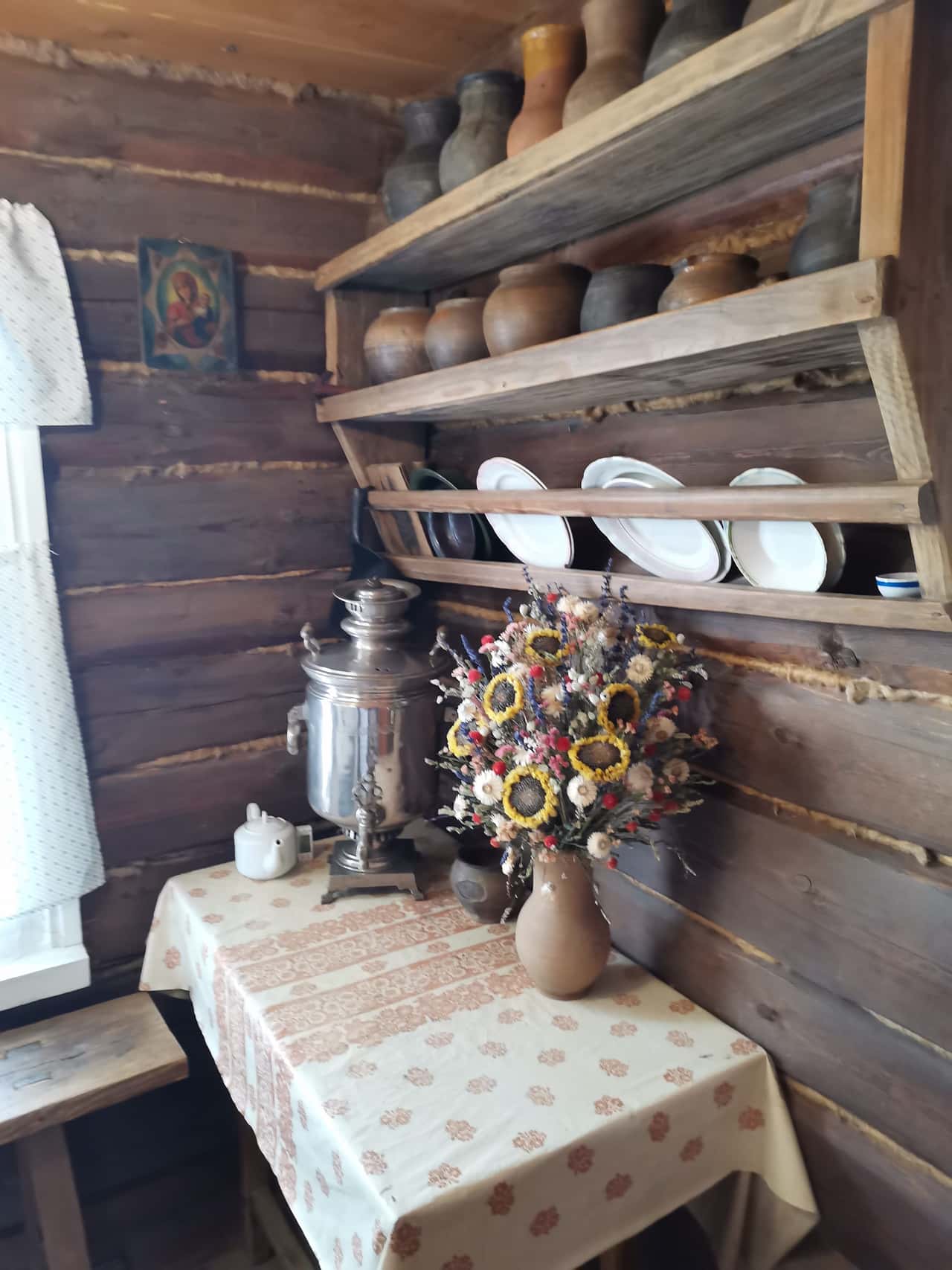 Очень интересная экскурсия, гид Максим интересно рассказывал о своем любимом городе на протяжении всей автомобильной экскурсии,