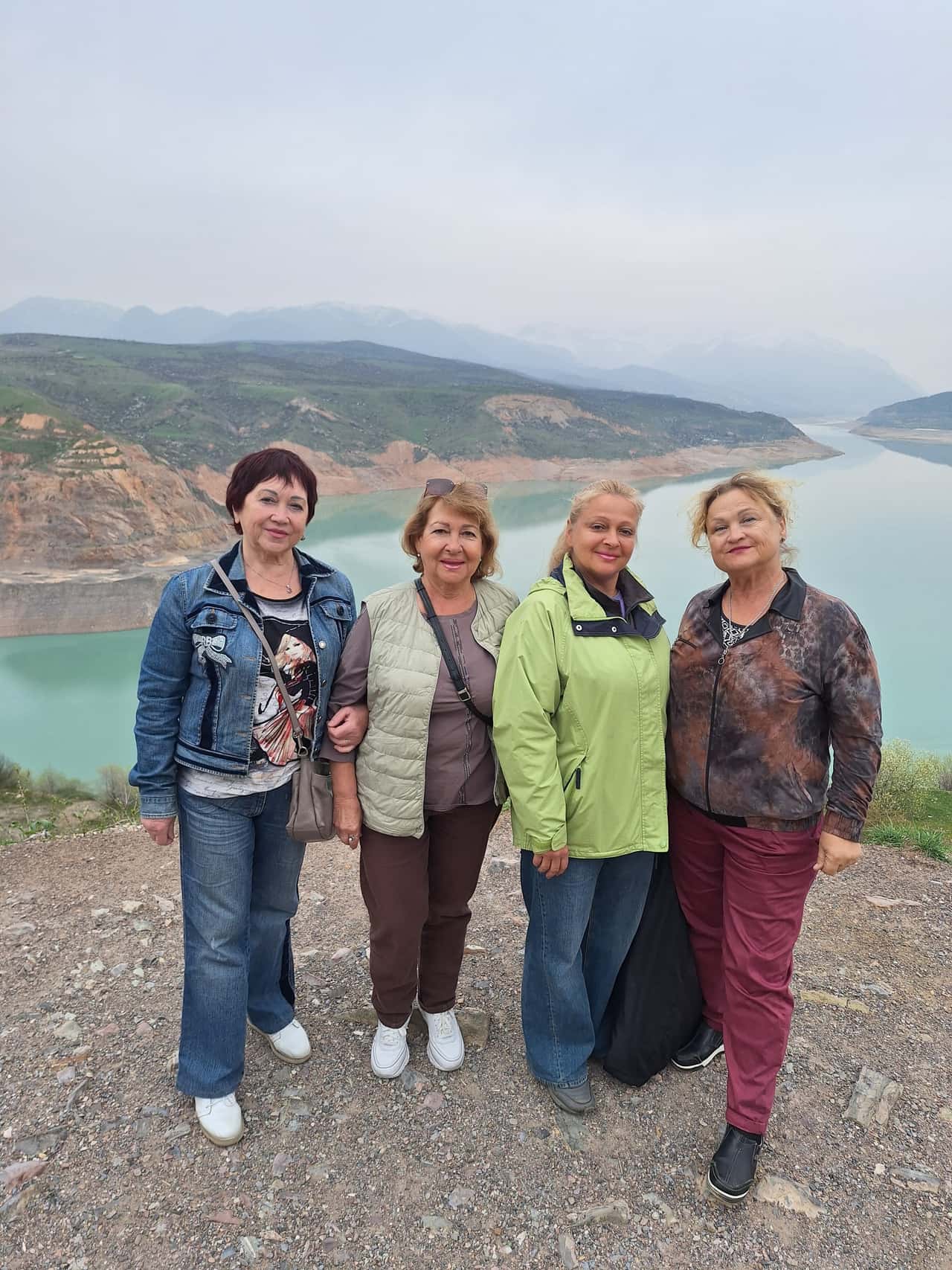 Поездка была комфортной,позновательной,интересной. Спасибо большое за доставленное удовольствие! Виды шикарные, водитель- экскурсовод Вахо был внимателен,эрудированный, русским