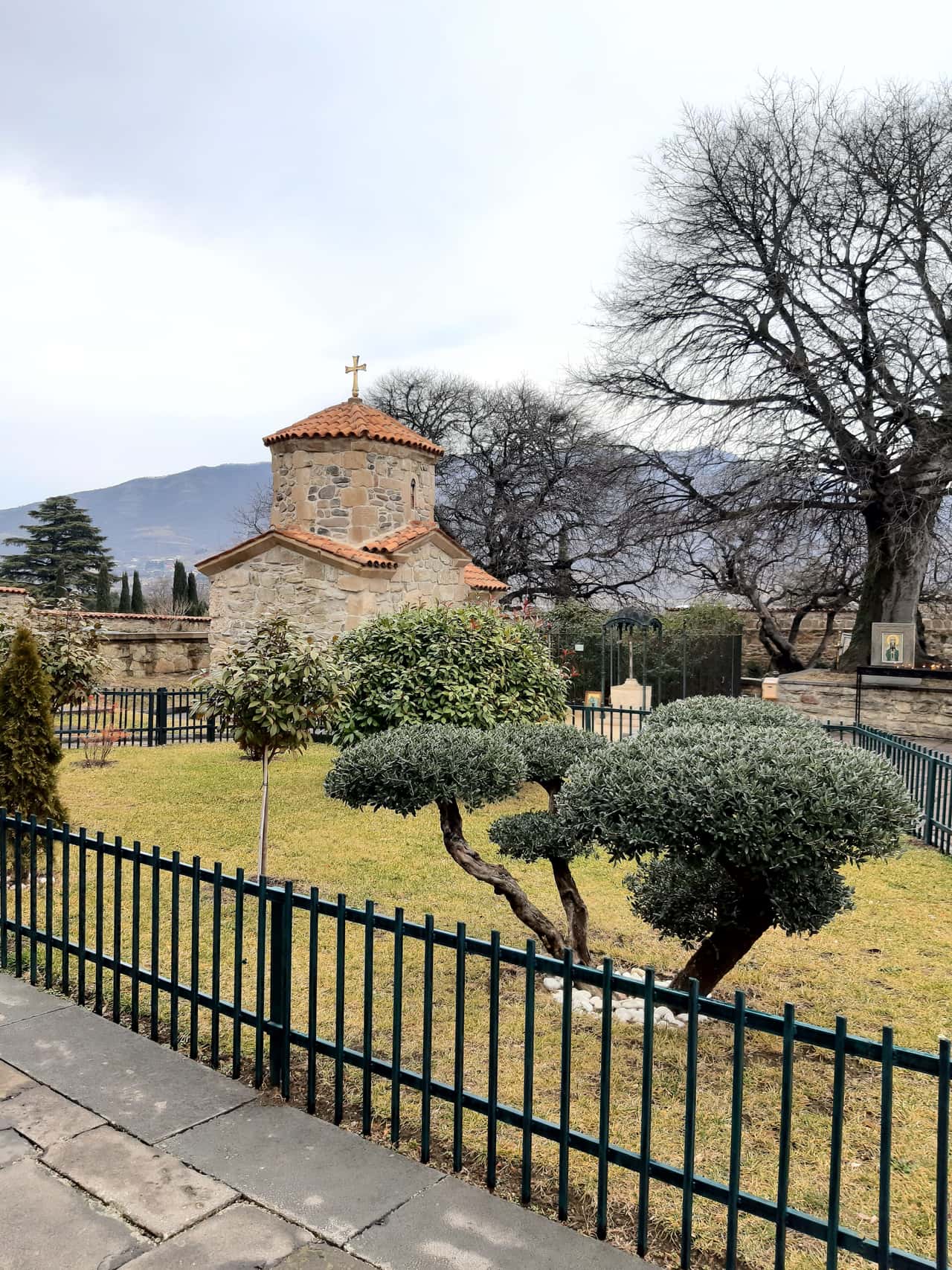 Экскурсия понравилась, автобус комфортабельный, темп экскурсии спокойный и размеренный: все успели неспеша посмотреть, погулять, купить сувениры,