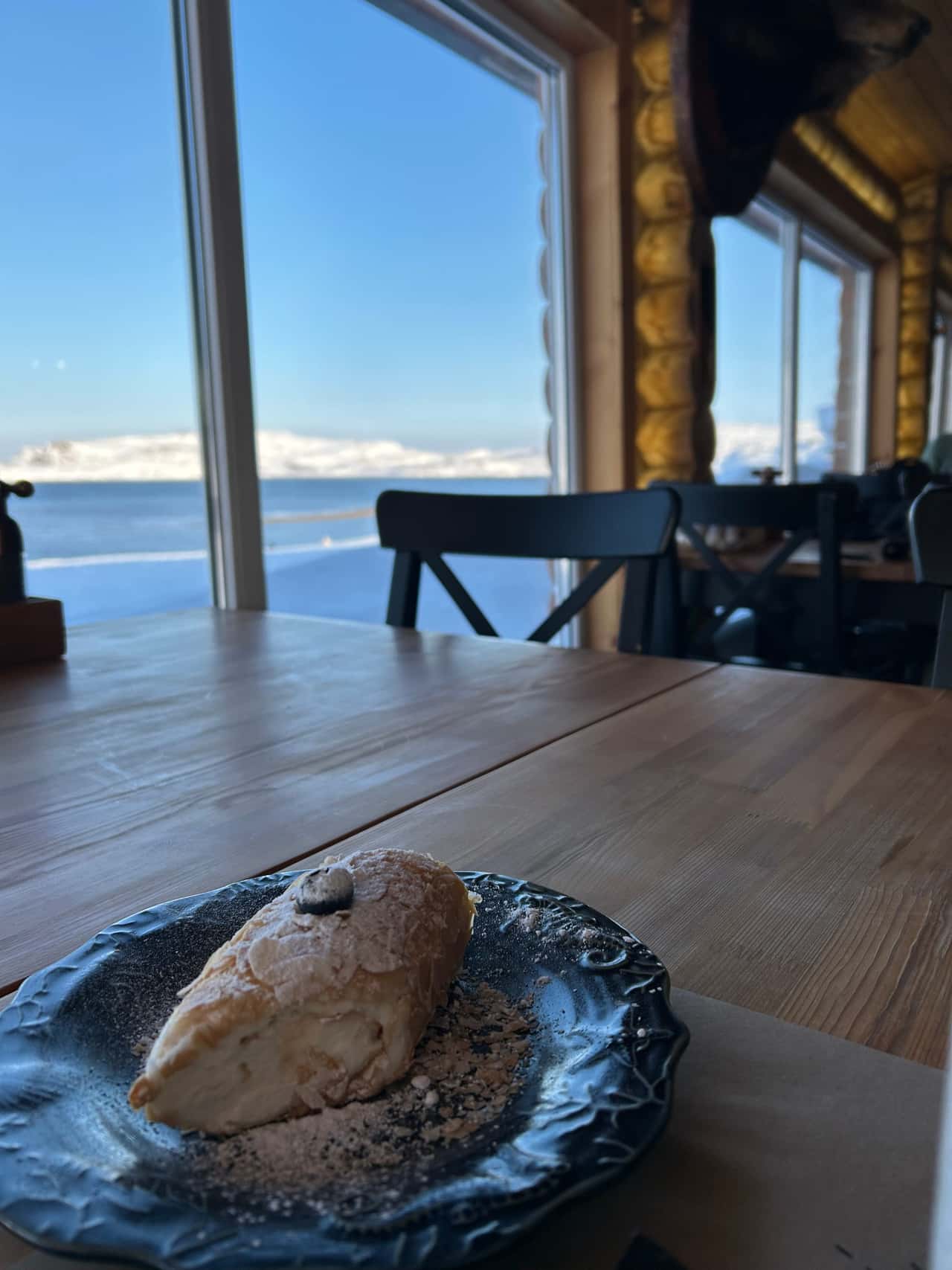 Чудесный день, куча впечатлений, невероятной красоты природа. Гид душевный, рекомендую к посещению )