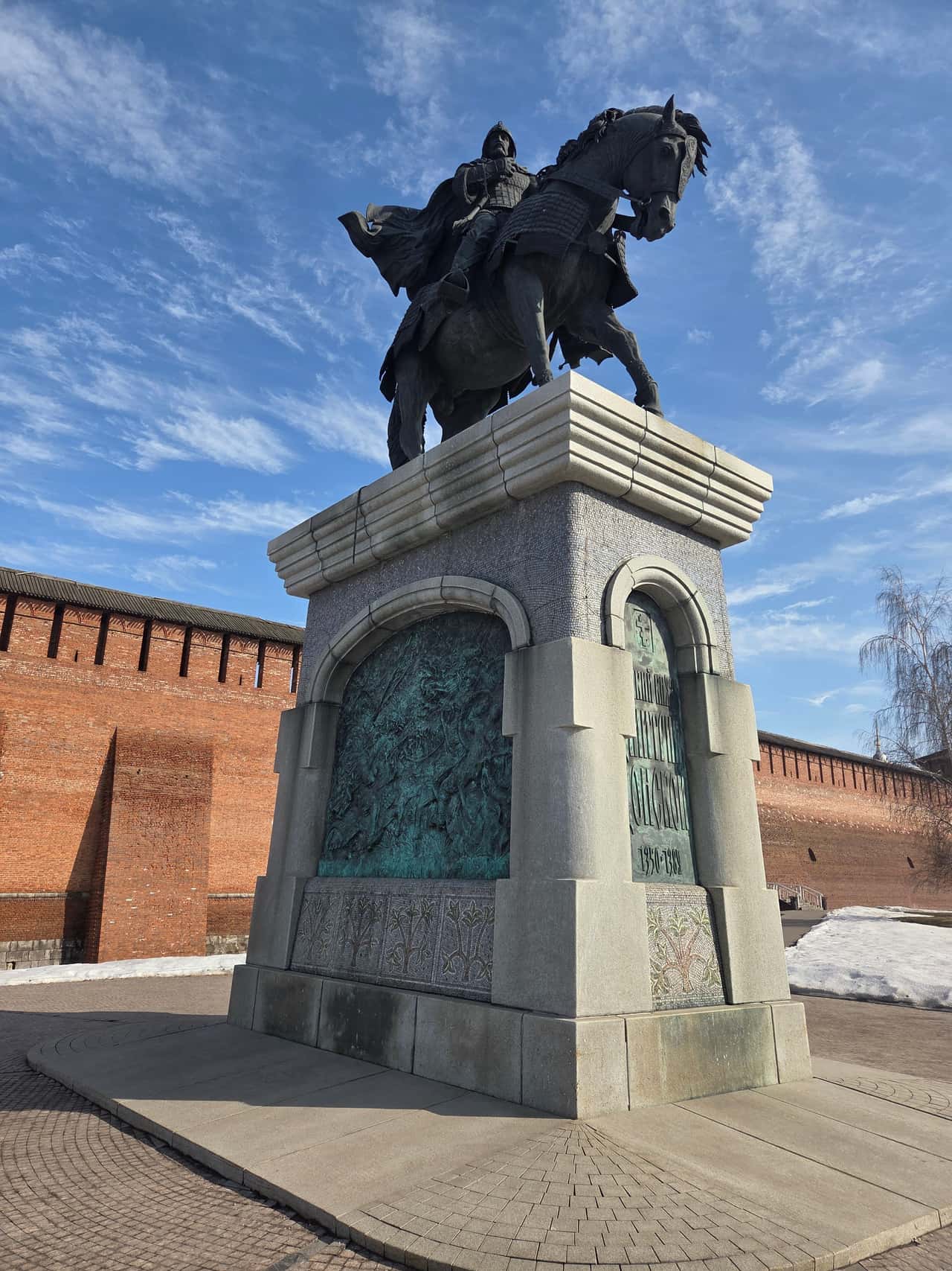 Татьяна великолепный рассказчик, весёлая,лёгкая и ненавязчивая. 