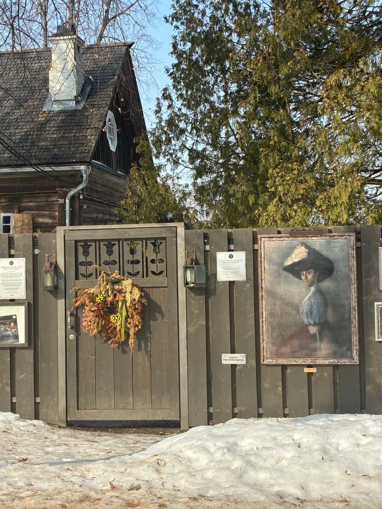 Неизгладимые впечатления произвела Таруса. Благодаря гиду Юлии, за 4 часа мы познакомились с основными достопримечательностями. Хочется