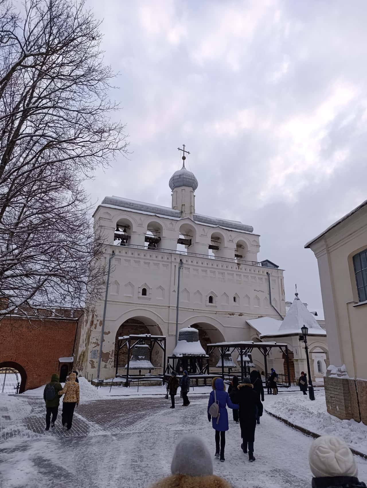 Спасибо нашему гиду Оксане за рассказ о новгородской земле. Хоть на улице было холодно, узнали много