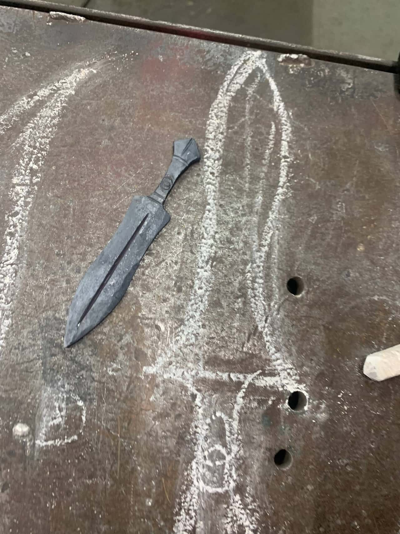 Очень интересный мастер-класс! Пришли с молодым человеком, смогли сделать два изделия. Мастер приятный и общительный, помогал