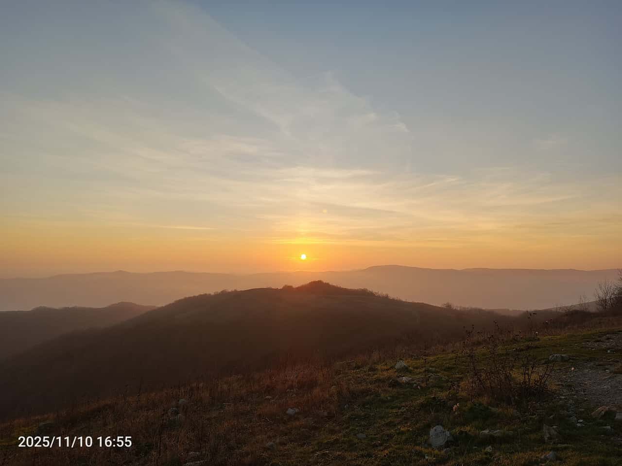 Выехали поздно, не успели всё посмотреть... А так локации красивые.