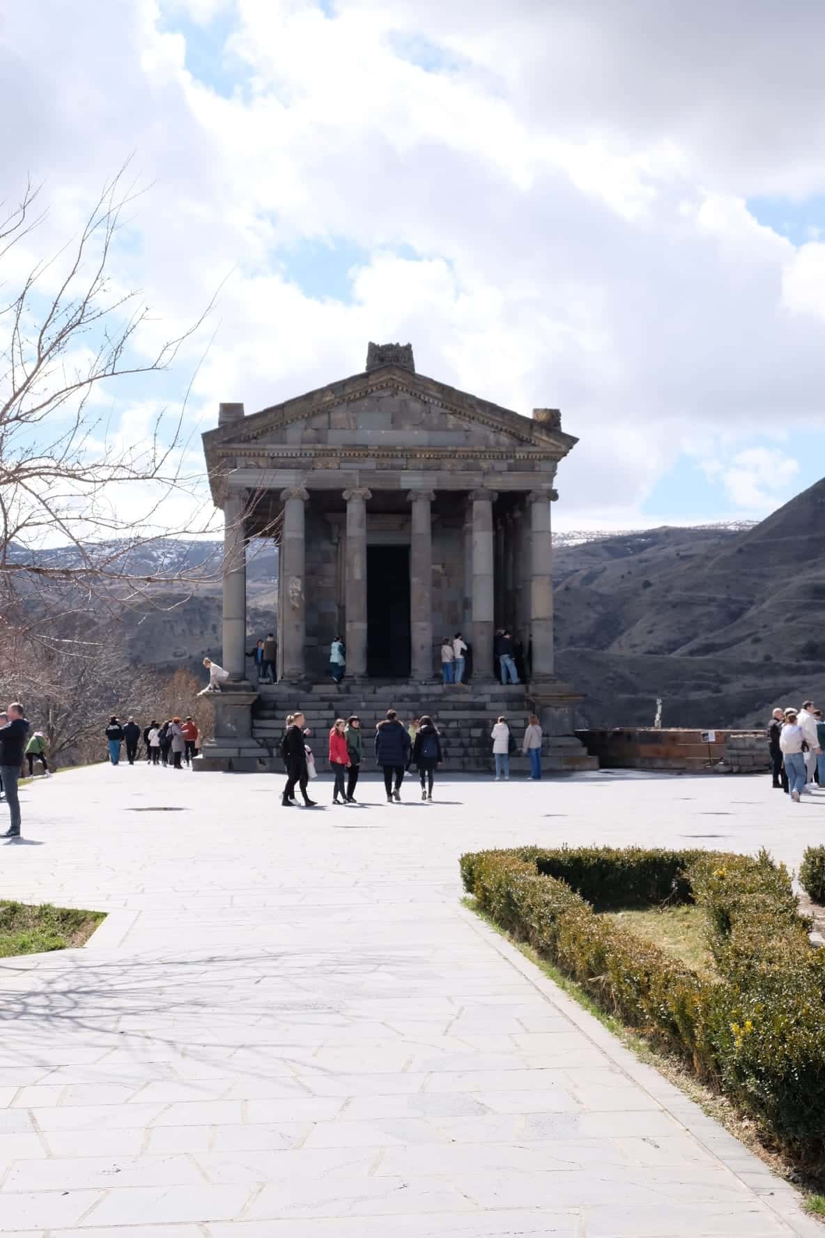 Все прошло отлично. Гид и Гурген приехали вовремя. Было много интересной информации про историю Армении и места, которые мы посетили.