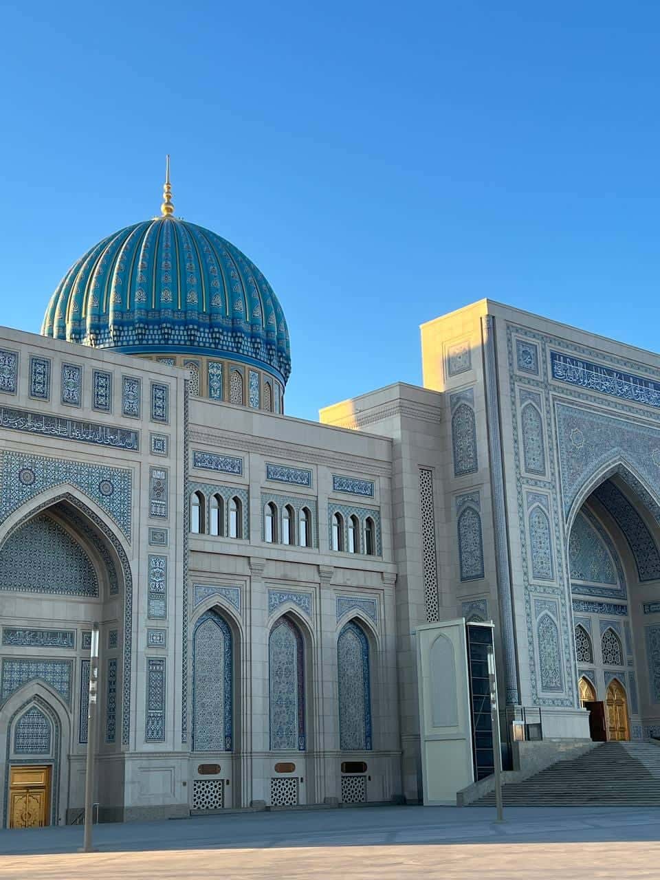 Заказывала для дочери во время стыковки рейсов экскурсию из аэропорта по Ташкенту, всё очень понравилось! Спасибо