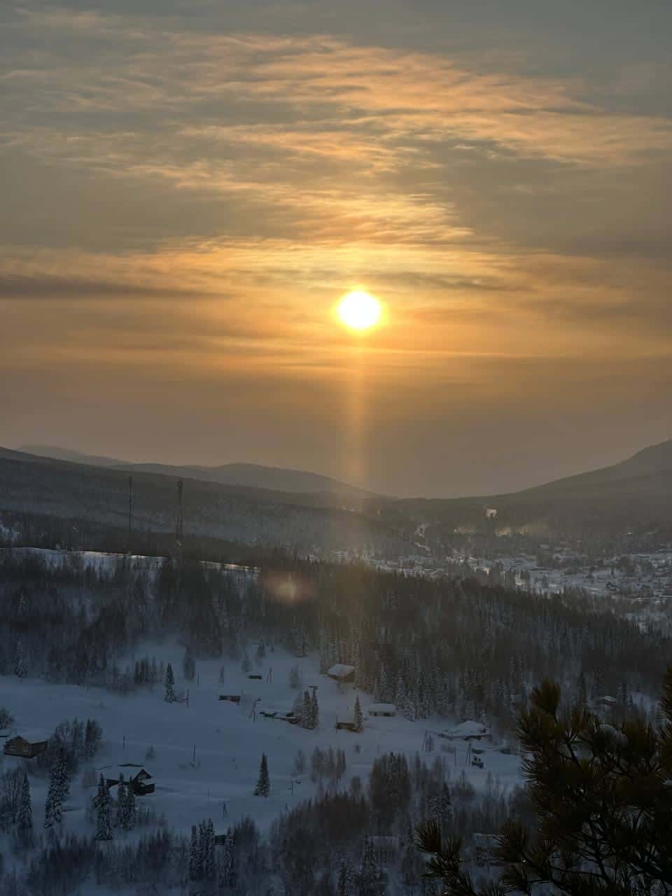 Замечательная прогулка по зимнему лесу. Незабываемый опыт ходьбы на снегоступах, это не сложно, интересно и необычно.